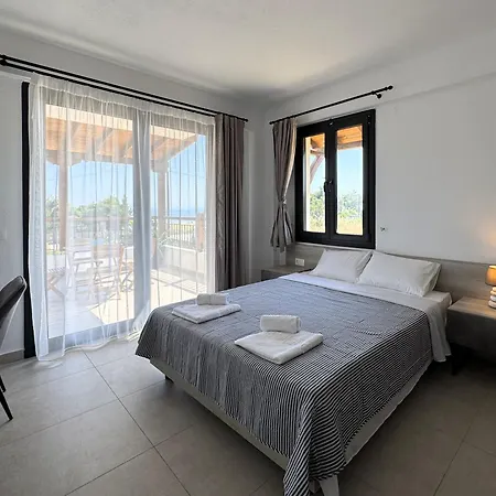شقة Ammos Casta Beachfront *