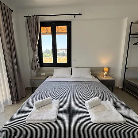 Ammos Casta Beachfront شقة نيكيتي