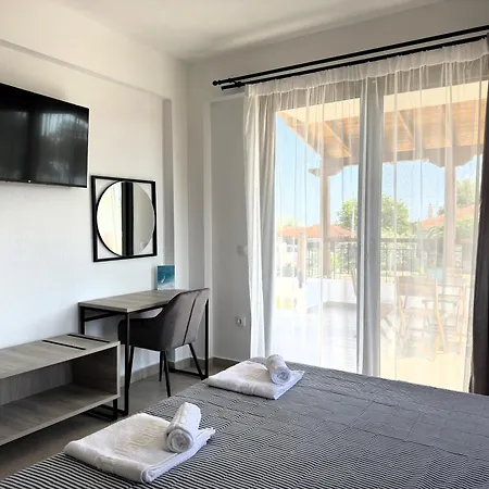 Ammos Casta Beachfront نيكيتي