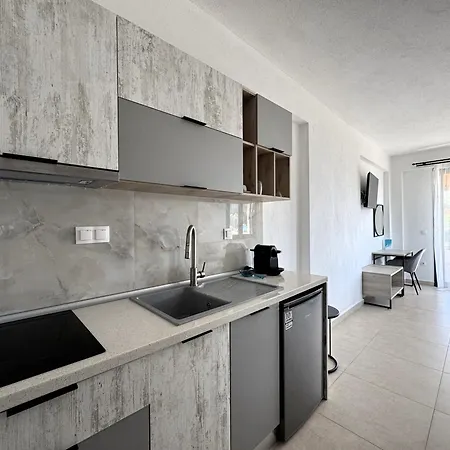 Ammos Casta Beachfront *