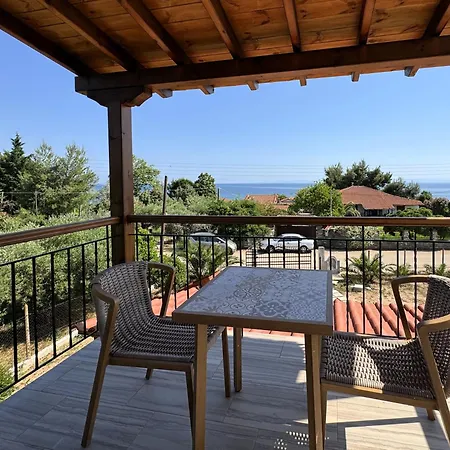 Ammos Casta Beachfront نيكيتي