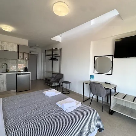 Ammos Casta Beachfront شقة *