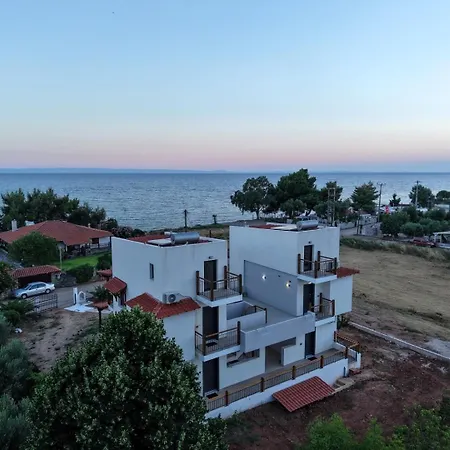 Ammos Casta Beachfront نيكيتي