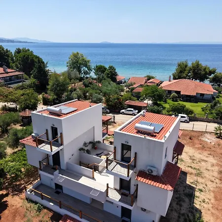 Ammos Casta Beachfront * نيكيتي